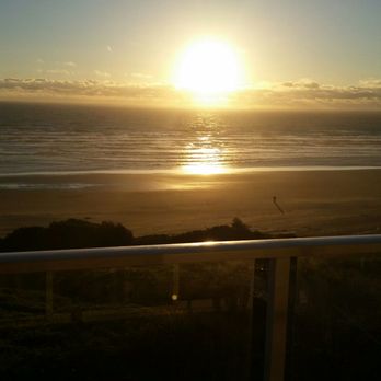 Hallmark Resort - Resorts Near Me - Newport, Oregon Hallmark Resort - Resorts Near Me - Newport, Oregon