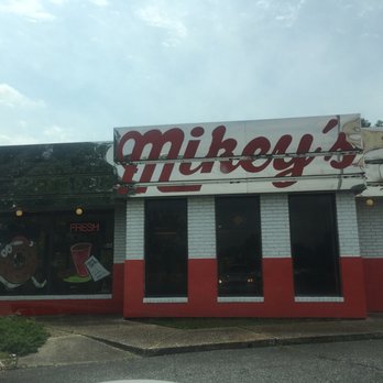 Mikey's Donuts King - The building - Donuts Near Me - Baton Rouge, Louisiana Mikey's Donuts King - The building - Donuts Near Me - Baton Rouge, Louisiana