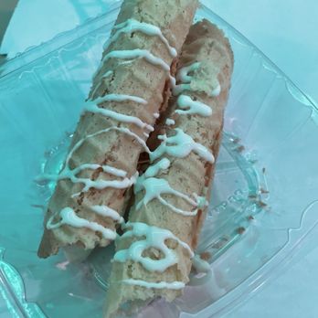 Fired Up Pizzeria - the $11 "cannolis" - Pizza Near Me - Durango, Colorado Fired Up Pizzeria - the $11 "cannolis" - Pizza Near Me - Durango, Colorado