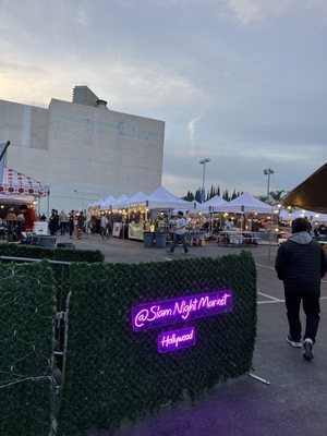 atSiam Night Market by null