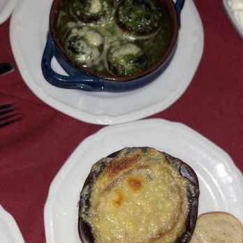 Le Chat Noir - Escargot stuffed mushrooms and French onion soup - French Near Me - Riverside, California Le Chat Noir - Escargot stuffed mushrooms and French onion soup - French Near Me - Riverside, California