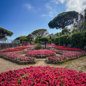Villa Rufolo - Gardens plus the construction on the left which blocks the ocean views) - Botanical Gardens Near Me - Ravello, SA