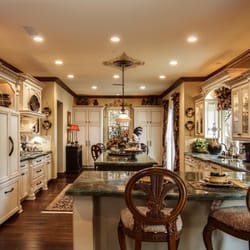Joyce Bright Interiors - Custom Comfortable Kitchen