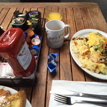 RJ's Cafe - Veggie omelette that also came with a side of toast (not included in the photo) - Breakfast & Brunch Near Me - Dana Point, California RJ's Cafe - Veggie omelette that also came with a side of toast (not included in the photo) - Breakfast & Brunch Near Me - Dana Point, California