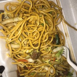 China Wang - L16. Beef Lo Mein Lunch Special