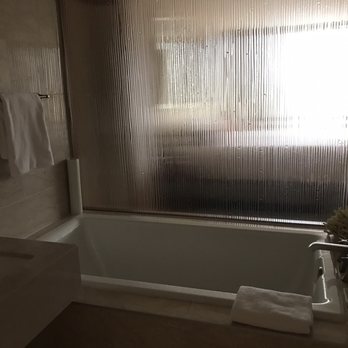 Hyatt Regency Vancouver - Bathtub - Hotels Near Me - Vancouver, British Columbia Hyatt Regency Vancouver - Bathtub - Hotels Near Me - Vancouver, British Columbia
