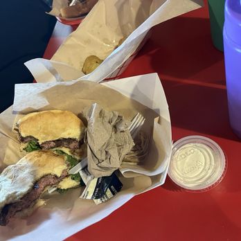 Boone's BBQ Barn - A cheeseburger? - Barbeque Near Me - Bolivar, Missouri Boone's BBQ Barn - A cheeseburger? - Barbeque Near Me - Bolivar, Missouri