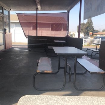 Sno-White Drive-In - Outside eating area - Ice Cream & Frozen Yogurt Near Me - Riverbank, California Sno-White Drive-In - Outside eating area - Ice Cream & Frozen Yogurt Near Me - Riverbank, California