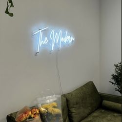 The Modern Luxury Gathering Suite - Private Lounge
