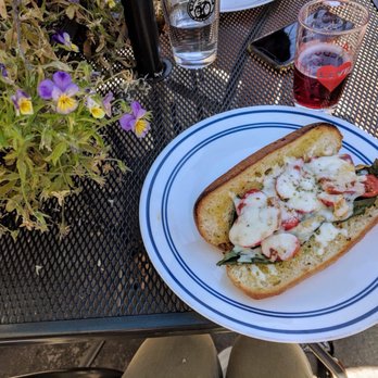 Gianni's Pizza - Pizza Near Me - Oceanside, California