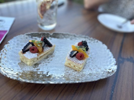 Paramour At The Phipps by null