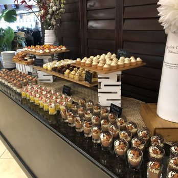 Ten Palms - Dessert table - American Near Me - Hallandale Beach, Florida