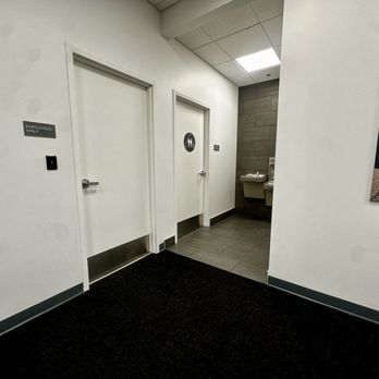 Tesla - Thousand Oaks - Restrooms - Auto Repair Near Me - Thousand Oaks, California Tesla - Thousand Oaks - Restrooms - Auto Repair Near Me - Thousand Oaks, California