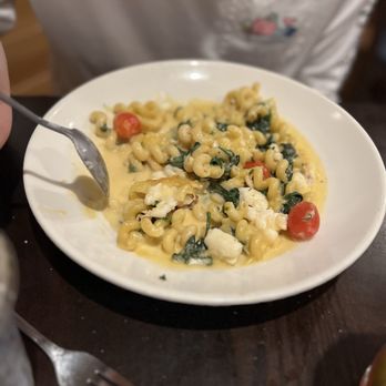 Skull Creek Dockside - Lobster pasta, not a lot of lobster - Seafood Near Me - Hilton Head Island, South Carolina Skull Creek Dockside - Lobster pasta, not a lot of lobster - Seafood Near Me - Hilton Head Island, South Carolina