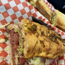 Pitstop Deli - Pastrami sub
