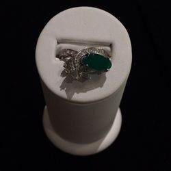 Nouveau Antique Jewelry - Emerald and diamond ring from 1960