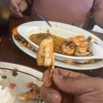 Valle Grullense - Shrimp sautéed in garlic and butter I believe . - Mexican Near Me - Hanford, California