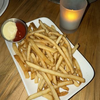 Jules Bistro - Fries - French Near Me - Toronto, Ontario