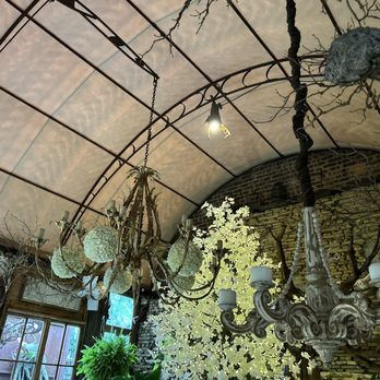 Le Petit Café - A view of the enclosed ceiling and the amazing stonework - Coffee & Tea Near Me - Brooklyn, New York Le Petit Café - A view of the enclosed ceiling and the amazing stonework - Coffee & Tea Near Me - Brooklyn, New York