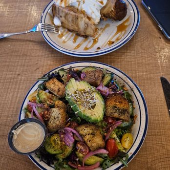 Ocean Beach Cafe - salad and bread pudding - Cafes Near Me - San Francisco, California Ocean Beach Cafe - salad and bread pudding - Cafes Near Me - San Francisco, California