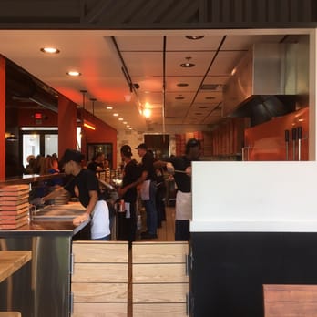 Blaze Pizza - The pizza masters hard at work - Salad Near Me - Des Moines, Iowa Blaze Pizza - The pizza masters hard at work - Salad Near Me - Des Moines, Iowa