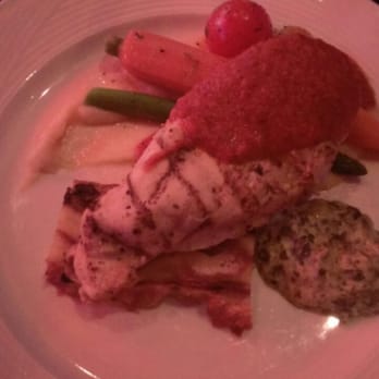 Hilton Americas - First night: Chicken on "Stuffing" slice with creamed spinach and raw carrots. - Hotels Near Me - Houston, Texas