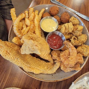 Brew Brothers - 02.01.25 main entree - seafood platter - Pubs Near Me - Westlake, Louisiana Brew Brothers - 02.01.25 main entree - seafood platter - Pubs Near Me - Westlake, Louisiana