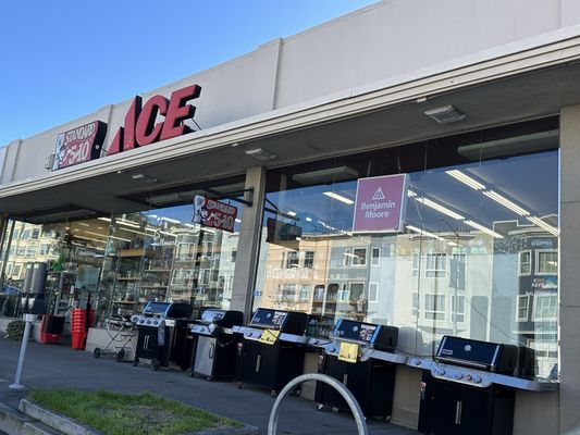 Standard 5 & 10 Ace and Stan's Kitchen by null