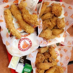 Popeyes Louisiana Kitchen - Stopped here while going to Niagara Falls. This place has good quality chicken it was clean and the service was good too
