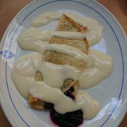 Seestern - Eierpfannkuchen mit Heidelbeeren und Vanillesosse