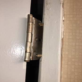 Oak Tree Inn - Doors falling off - Hotels Near Me - Monrovia, California Oak Tree Inn - Doors falling off - Hotels Near Me - Monrovia, California