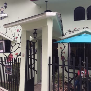 La Intelectual - Fachada - Desserts Near Me - Oaxaca, OAX