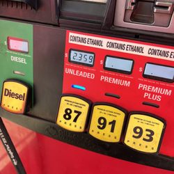 Casey's - Using my Casey's Cash for discounts at the pump