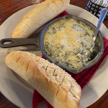 Machine Shed Restaurant - Spinach artichoke dip - American Near Me - Waukesha, Wisconsin