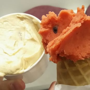 Good Lood - Caramel et fraise - Ice Cream & Frozen Yogurt Near Me - Kraków, Massachusetts