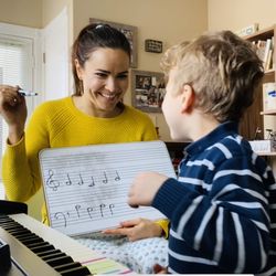 Aglaya Piano - Learning process should be fun! That's how we learn at Happy Piano Lessons, laughing and playing learning games.