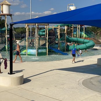 Rosemeade Rainforest Aquatic Complex - Kids slide - Water Parks Near Me - Carrollton, Texas