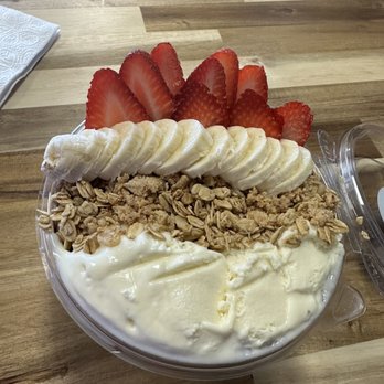 Acai Angel - Nido cream, granola, strawberries, banana, peanut butter powder, Nutella - Acai Bowls Near Me - Jacksonville, Florida