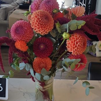 Sellwood Flower - Florists Near Me - Portland, Oregon Sellwood Flower - Florists Near Me - Portland, Oregon