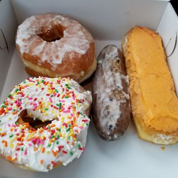 Jeff's Donuts - Glazed, vanilla sprinkle, blueberry stick, creamsicle - Donuts Near Me - Jeffersonville, Indiana Jeff's Donuts - Glazed, vanilla sprinkle, blueberry stick, creamsicle - Donuts Near Me - Jeffersonville, Indiana