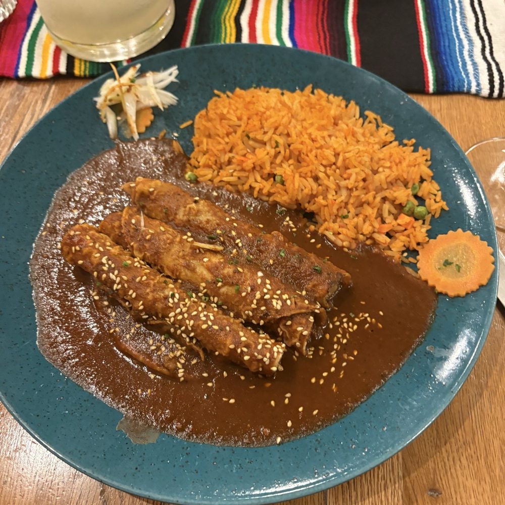 Restaurant El Azteca - Mole enchiladas - Mexican Near Me - Interlaken, BE Restaurant El Azteca - Mole enchiladas - Mexican Near Me - Interlaken, BE