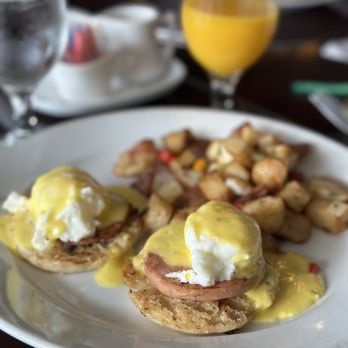 Delta King - Classic Eggs Benedict - Hotels Near Me - Sacramento, California Delta King - Classic Eggs Benedict - Hotels Near Me - Sacramento, California