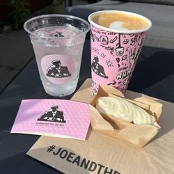 Joe & the Juice - Latte and carrot cake. Nice.