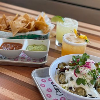 Centro - mexican food and drinks on a wooden table - Cocktail Bars Near Me - Minneapolis, Minnesota