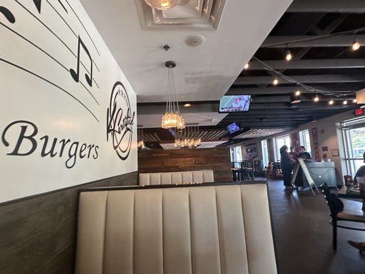 Mason Jar Brews and Burgers by null