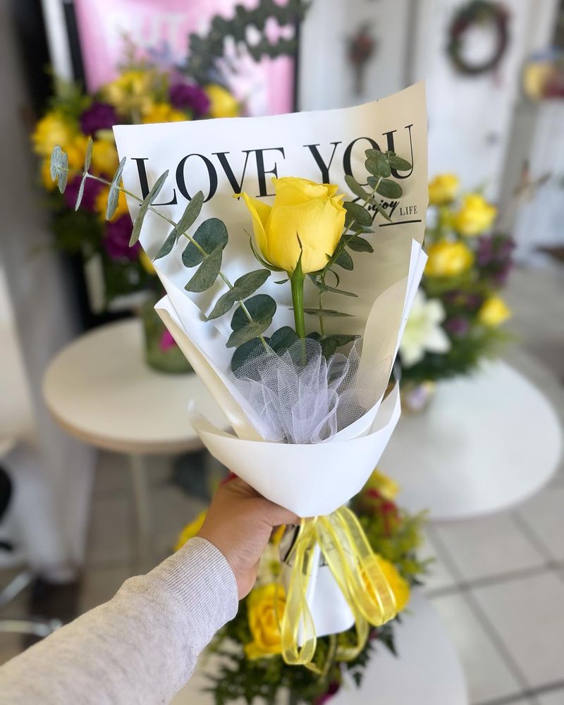 DIANA’S FLOWER SHOP Updated September 2024 90 Photos 14260