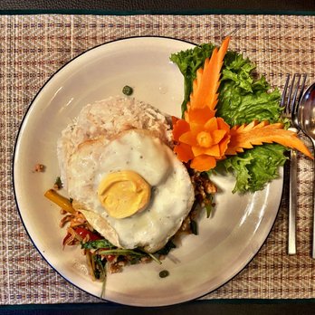 Samui - Pad Kra Pao - Thai Near Me - Dusseldorf, NW
