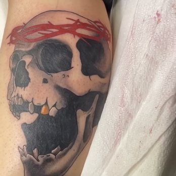 Seven Tattoo Studio - Skull head with crown of thorns by Ellie - Tattoo Near Me - Las Vegas, Nevada Seven Tattoo Studio - Skull head with crown of thorns by Ellie - Tattoo Near Me - Las Vegas, Nevada