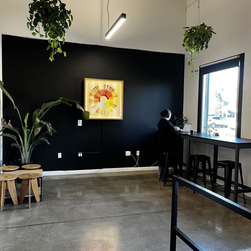 Common Room Roasters - Indoor seating - Coffee Roasteries Near Me - Long Beach, California Common Room Roasters - Indoor seating - Coffee Roasteries Near Me - Long Beach, California