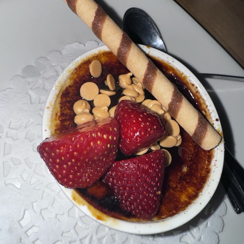 Bistro St-Malo - Crème brûlée - Bistros Near Me - Quebec City, Quebec Bistro St-Malo - Crème brûlée - Bistros Near Me - Quebec City, Quebec